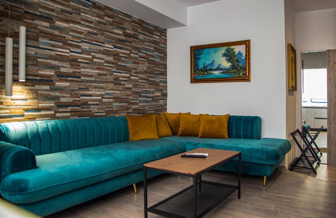 Lucas Central Premium Studios Tirana Exterior foto